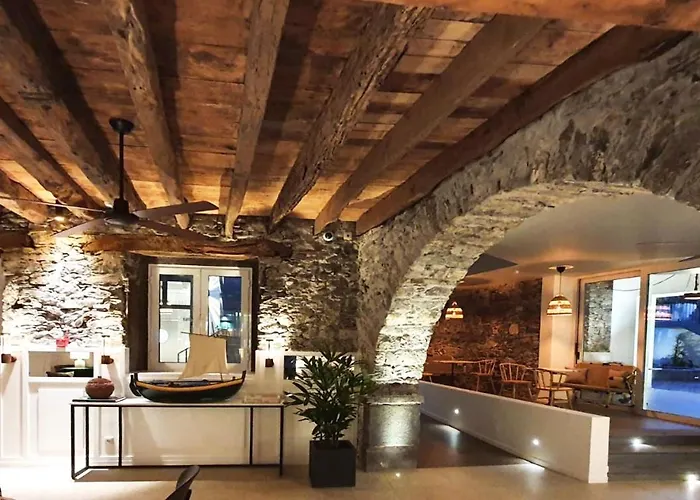 Pestana Fisherman Village Hotel Câmara de Lobos