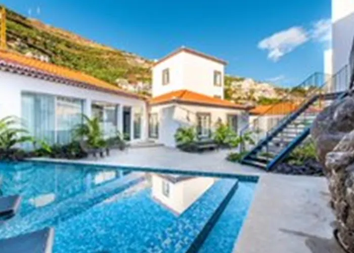 Pestana Fisherman Village Hotel 4*