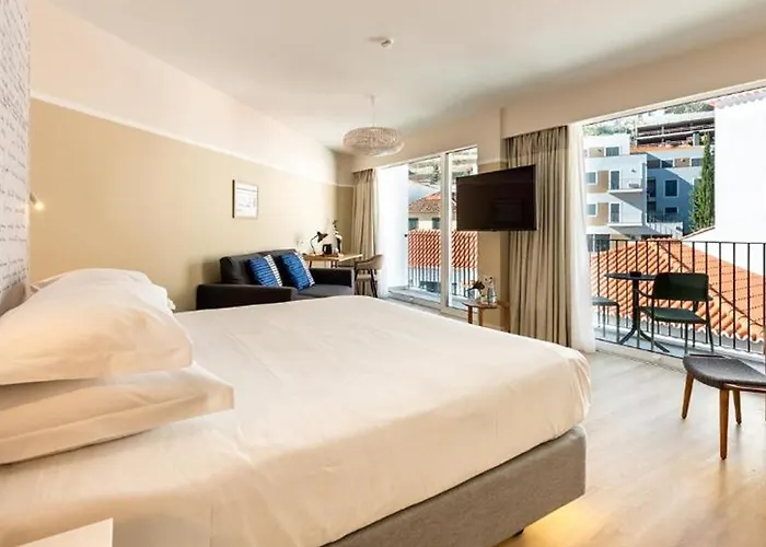 Pestana Fisherman Village 4* 卡马拉-德洛布什