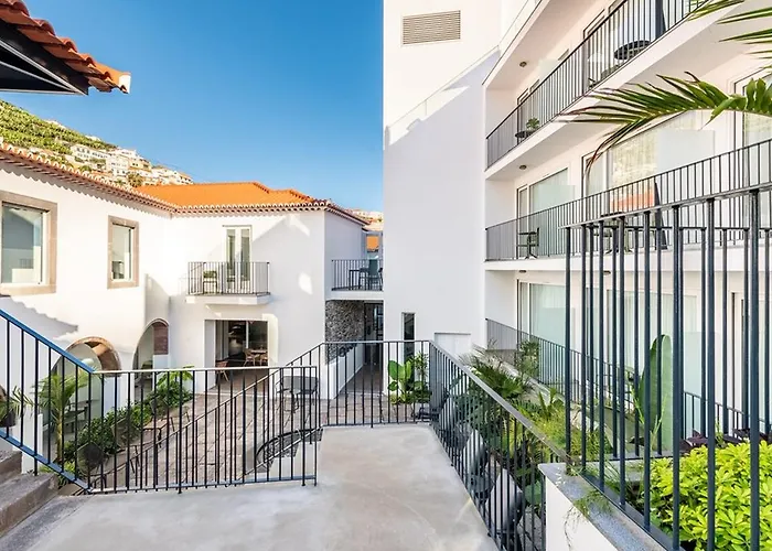 Pestana Fisherman Village